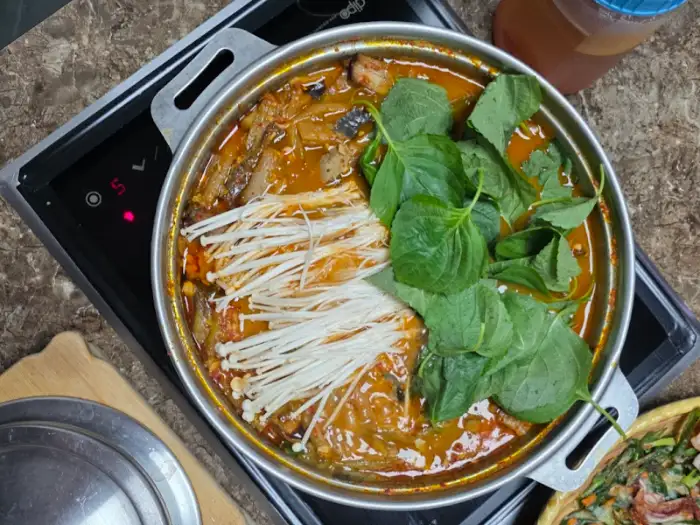 보글보글 끓는 매운탕