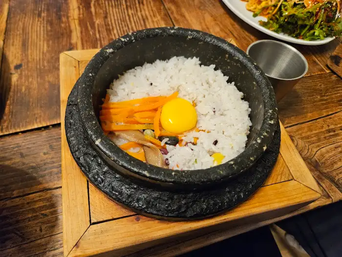 돌솥밥 전체 모습
