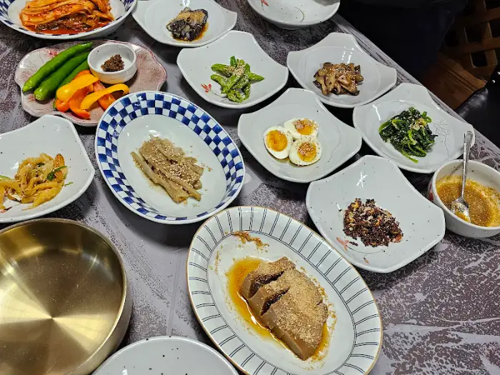 밑반찬 전체 모습