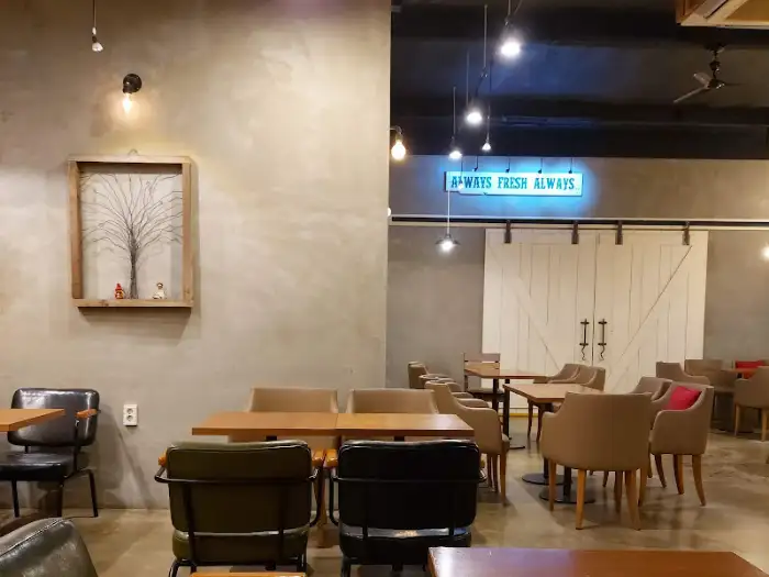 카페 내부 좌석
