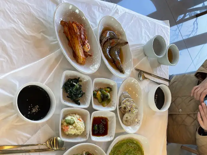 다양한 밑반찬
