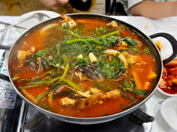 생우럭매운탕