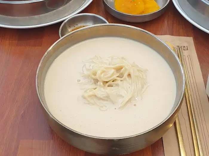 걸쭉한 콩국수