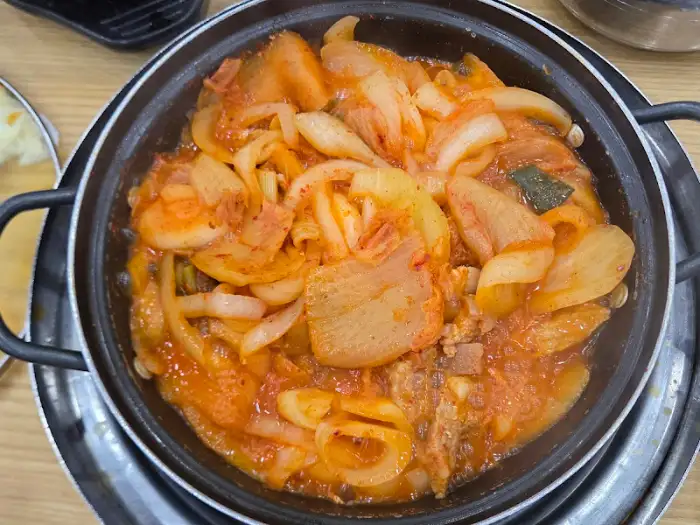 보글보글 끓는 두루치기