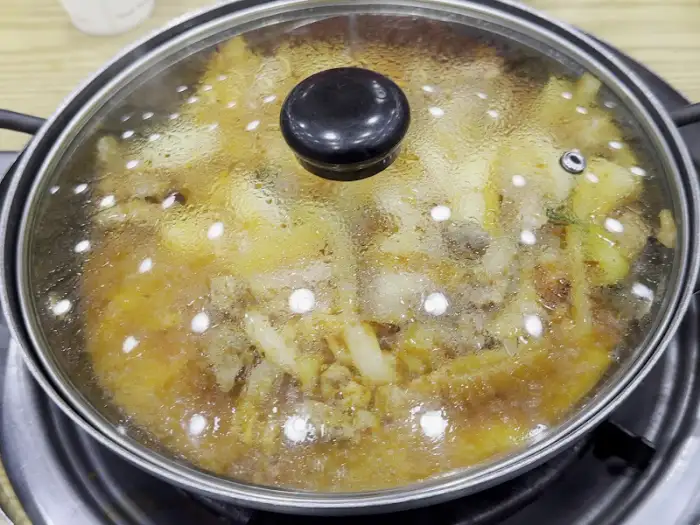 뚜껑 덮인 두루치기