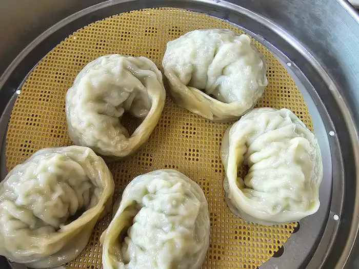 김이 모락모락 나는 찐만두