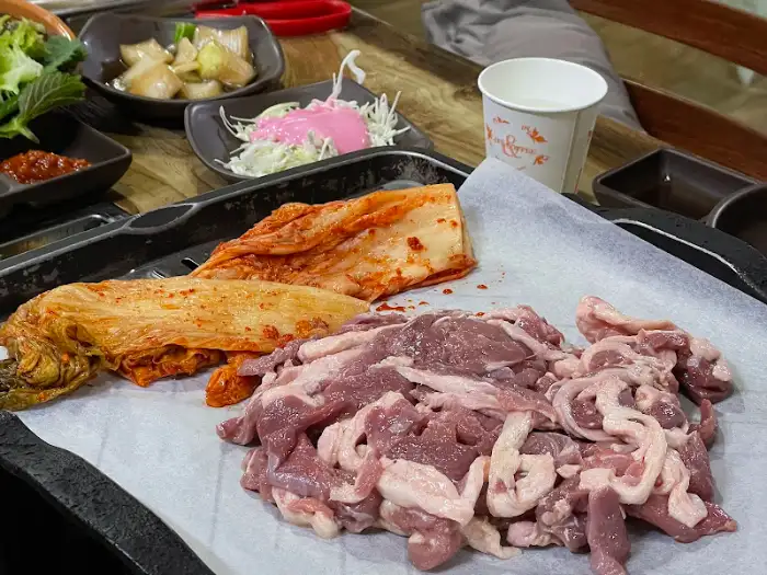 구이용 로스 오리고기와 묵은지