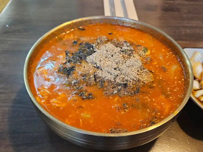 정선회관 비빔막국수