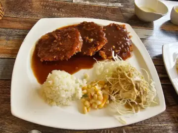 바삭왕돈까스 푸짐한 돈까스 한 접시 구성