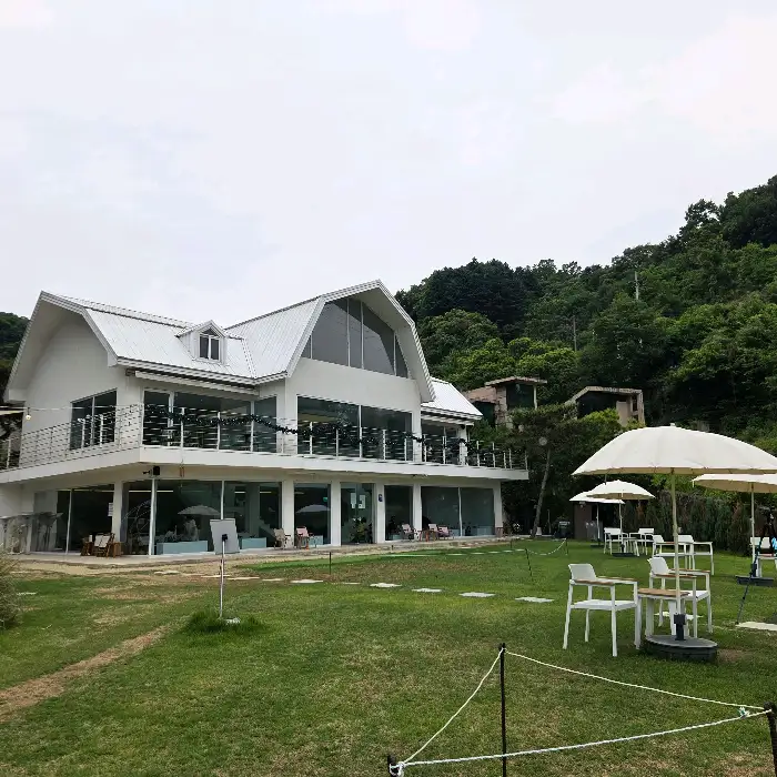 카페 전경
