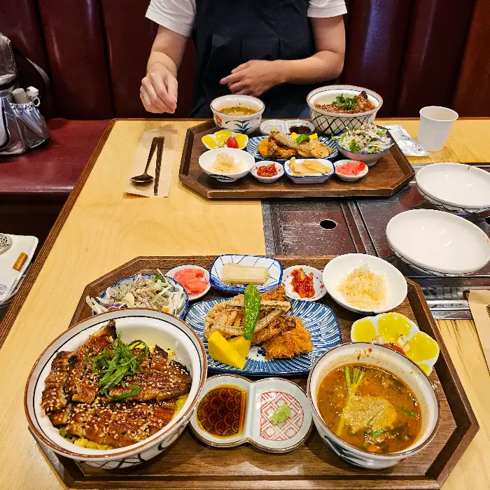 짚탄장어 장풍가 현풍테크노폴리스점의 푸짐한 한상차림