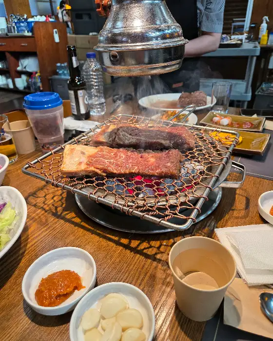 테이블 세팅 및 곁들임 찬