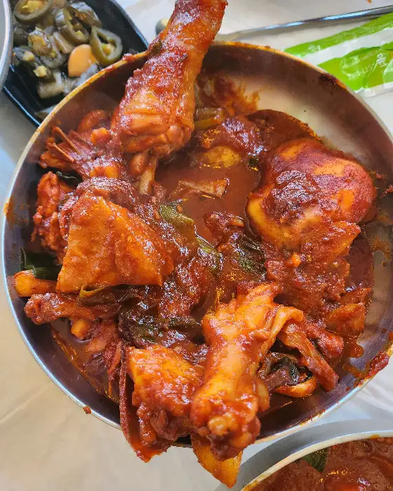 삼거리농원 솥뚜껑 닭볶음탕 메뉴