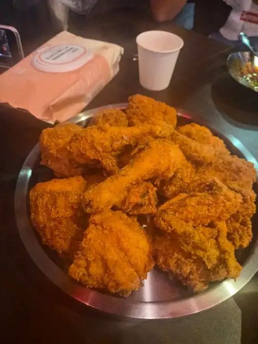돌판 양념 꾸브 치킨