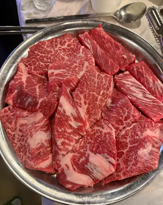먹음직스러운 찐배네꽃갈비 천안불당점의 신선한 꽃갈비 단품