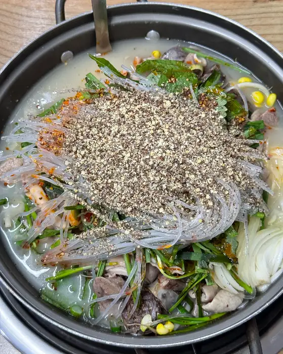 정갈하게 차려진 한 상