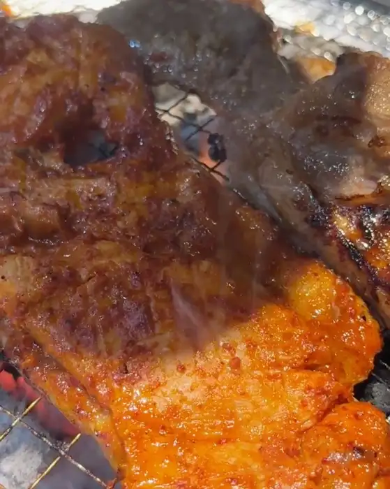 명륜진사갈비 김해장유점의 양념이 잘 된 갈비