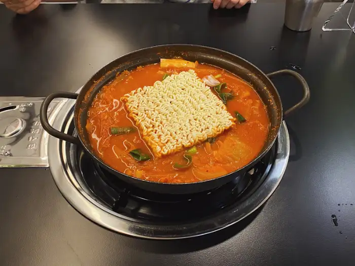 애월식당 구리점의 먹음직스러운 김치찌개