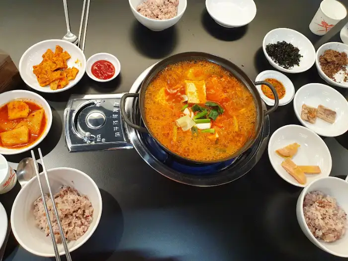 애월식당 구리점의 푸짐한 식사 한상
