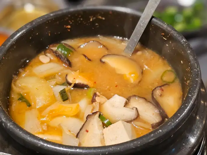 뚝배기에 담긴 된장찌개