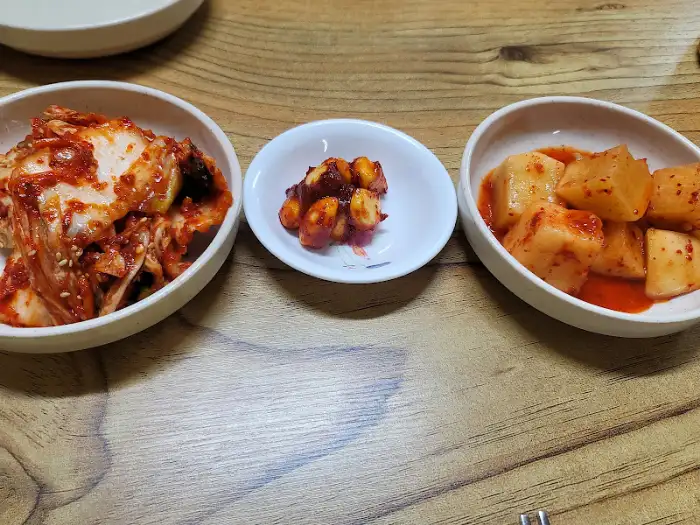 김제 백제삼계탕의 김치, 깍두기, 집장 삼총사