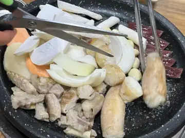 황소돌곱창 모듬구이 준비 모습