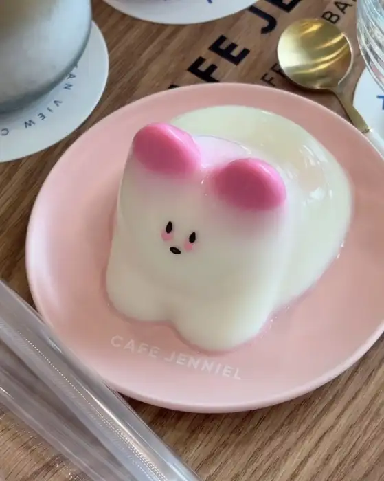 카페제니엘 울진 매화점의 귀여운 밀키냥 푸딩