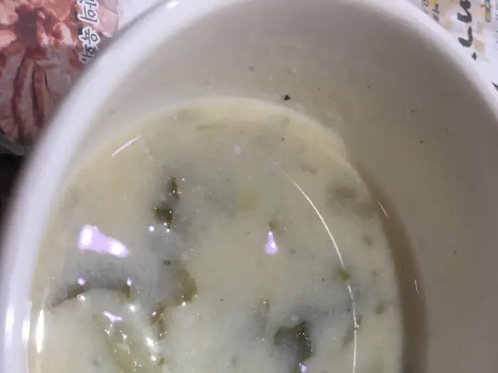 따뜻한 국물이 일품인 된장찌개