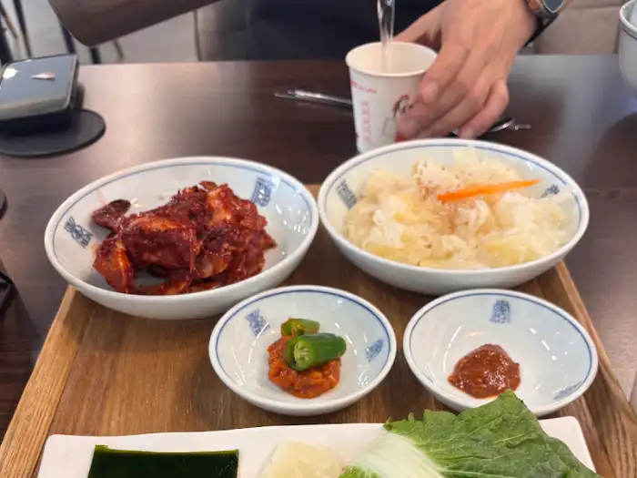 다랭이마을밥상 앞산의 메인 요리와 곁들임 찬