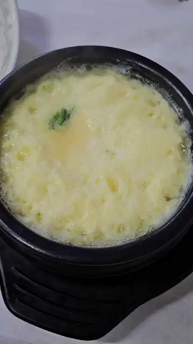 따뜻하고 부드러운 계란찜 한 그릇
