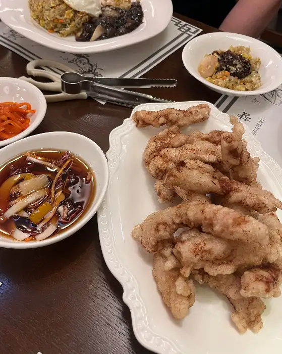 바삭하고 쫄깃한 식감의 탕수육