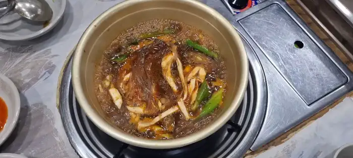 두꺼비 식당의 얼큰한 등갈비찜