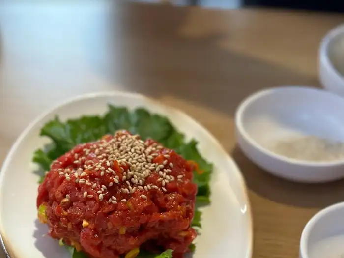 장흥일등한우식당에서 제공되는 신선한 육회