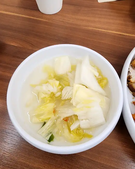 푸짐하게 담긴 김치