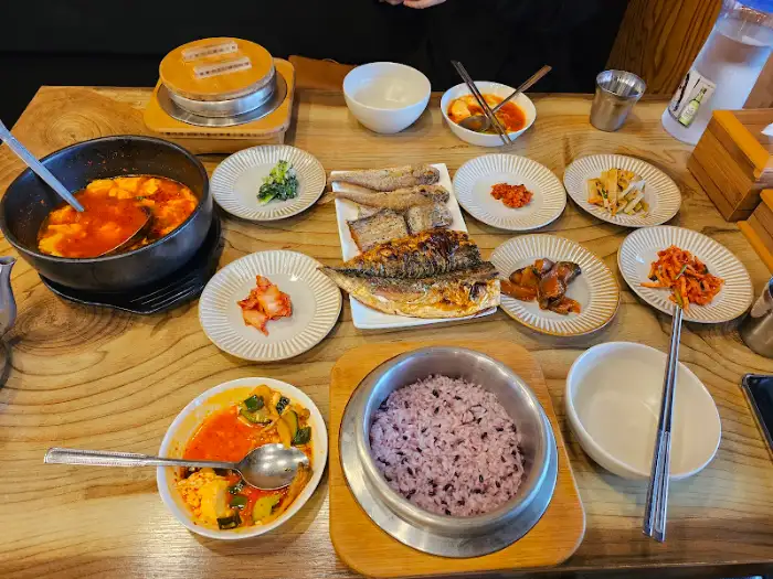 내가네먹거리 점심 백반 한상차림