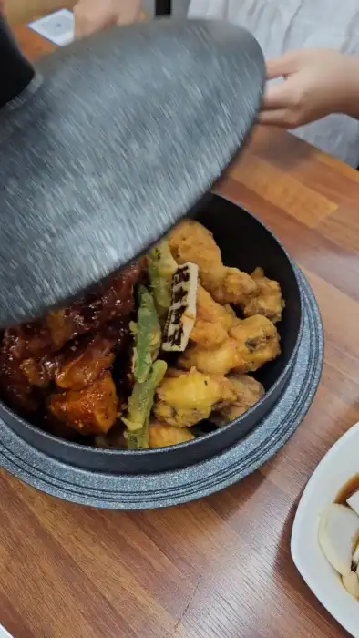 양념 반 후라이드 반 통닭