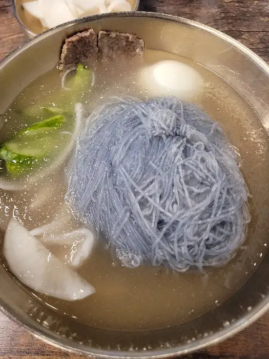 김프로냉면 내부 모습