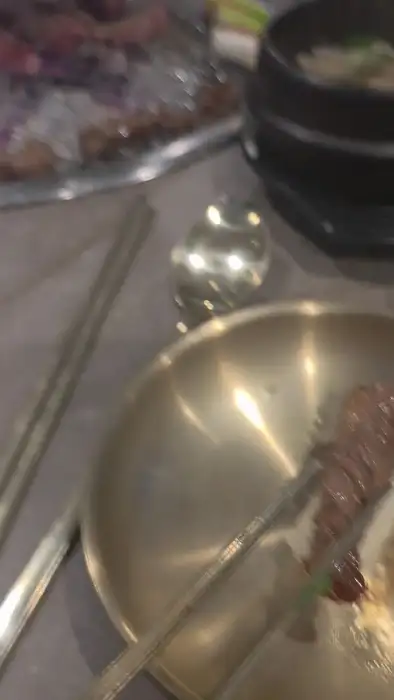 잘 차려진 테이블 모습