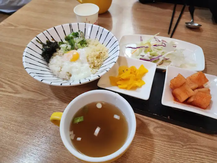 간장계란밥과 곁들임 반찬