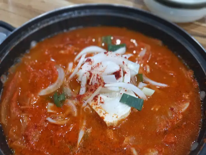 김치찌개와 두부, 양파