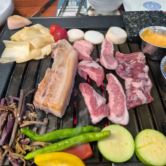 고기 굽는 모습