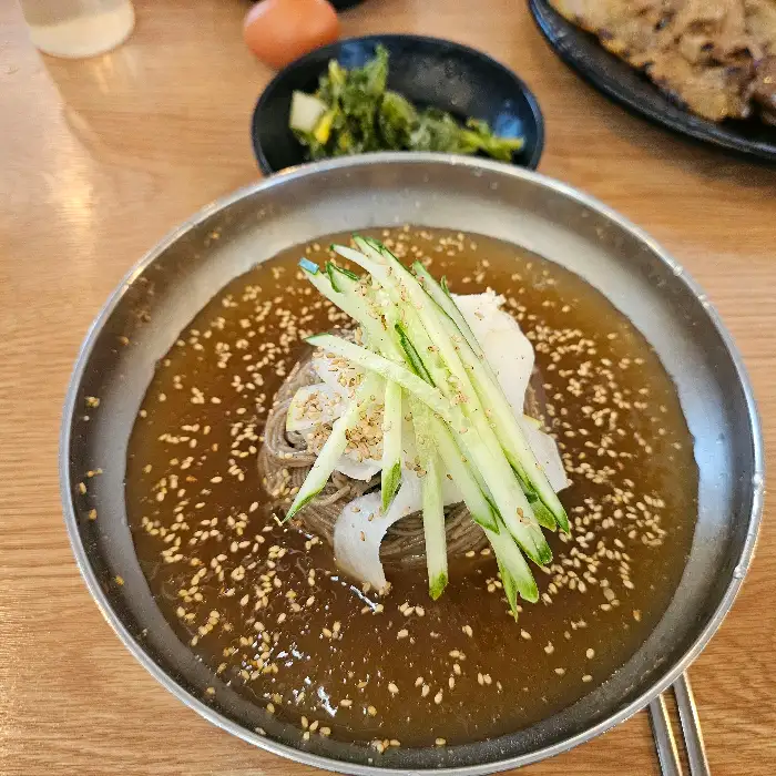 물냉면