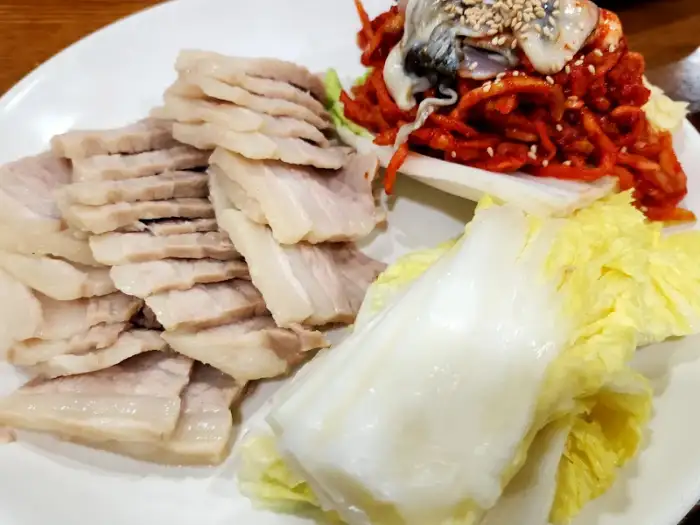 푸짐한 보쌈 한 접시