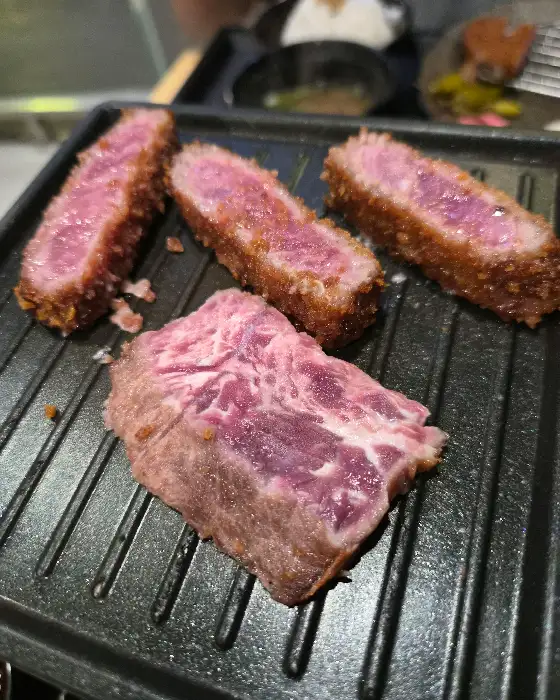 화로에 구워먹는 규카츠 조각