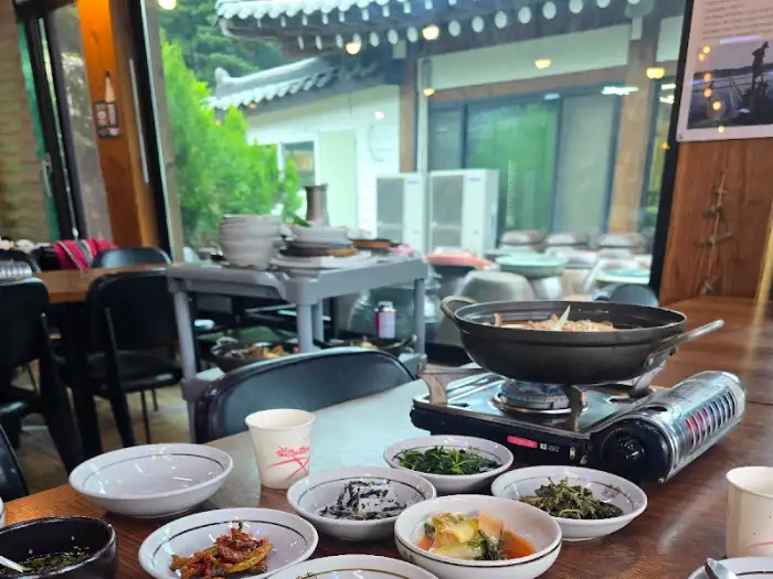 식사 중인 모습