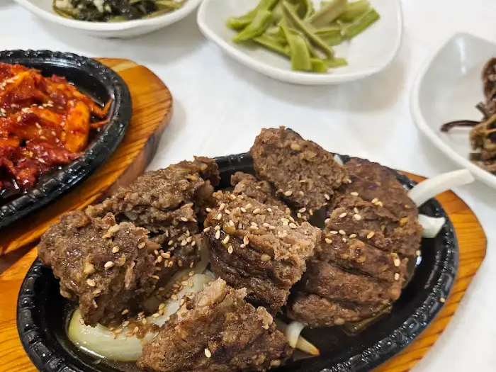 먹음직스러운 떡갈비