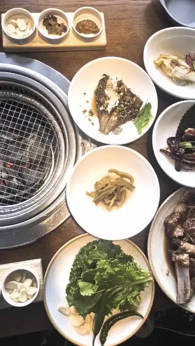 산청꿀갈비 밑반찬 사진