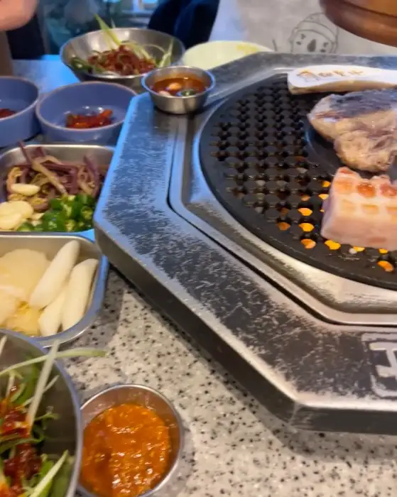 다양하고 신선한 밑반찬들
