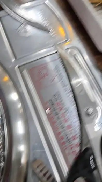 숯불 위 장어가 익어가는 모습