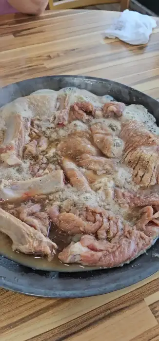 팔팔 끓고 있는 물갈비